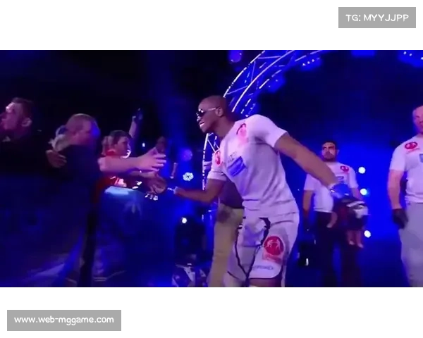 年度十大KO精彩瞬间回顾 萨尔基尔德高扫震撼UFC 321