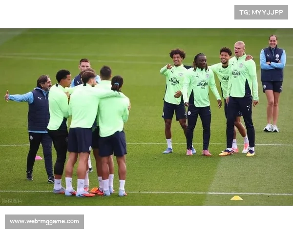 球迷怒吼“Pay Them”支持球员，社交媒体声援持续发酵